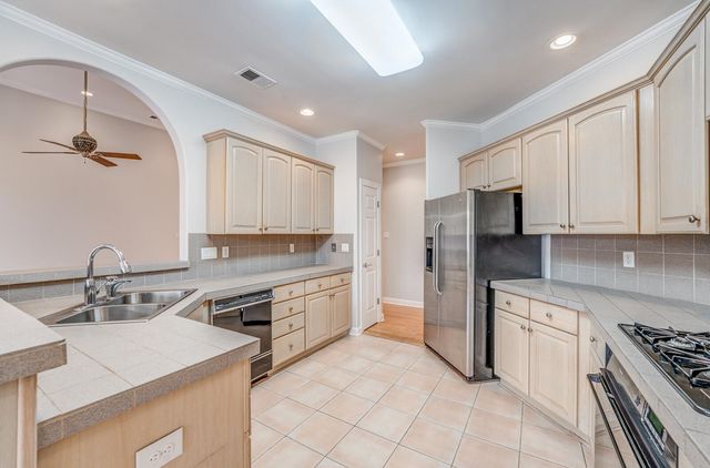 1578 MASSEY POINTE LN, Memphis, TN 38120