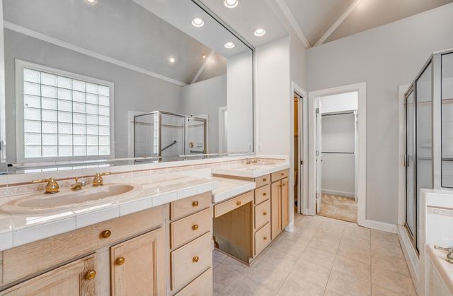 1578 MASSEY POINTE LN, Memphis, TN 38120