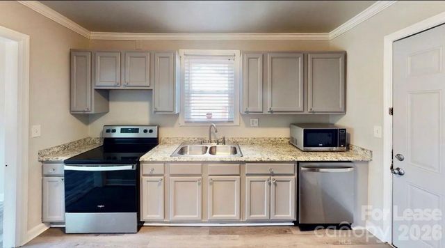 2320 Vanderbilt Road, Charlotte, NC 28206