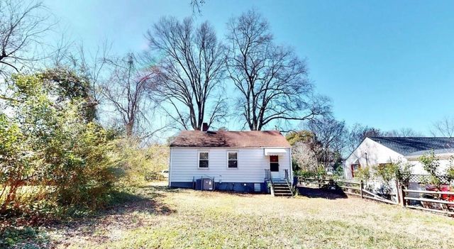 2320 Vanderbilt Road, Charlotte, NC 28206