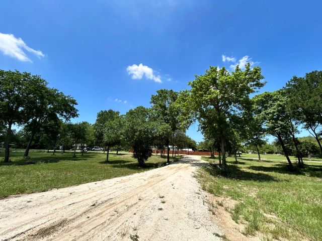 1316 E Titus Street, Mexia, TX 76667