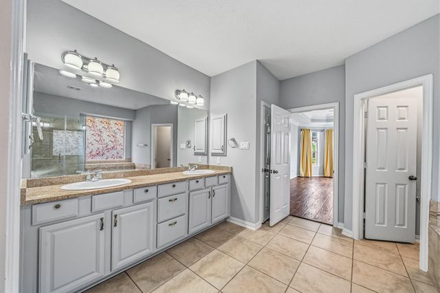 14427 Manorbier Lane, Sugar Land, TX 77498