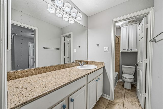 14427 Manorbier Lane, Sugar Land, TX 77498