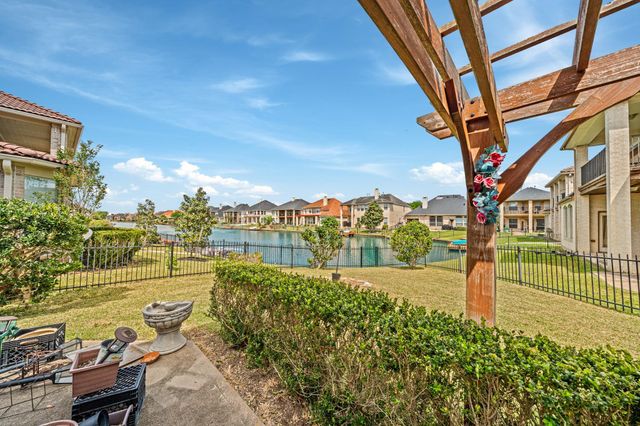 14427 Manorbier Lane, Sugar Land, TX 77498