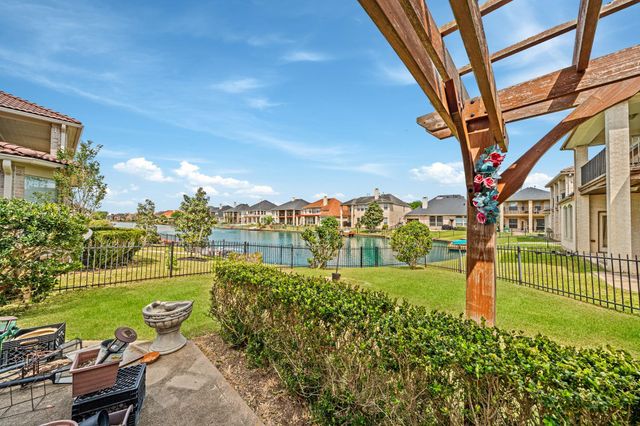 14427 Manorbier Lane, Sugar Land, TX 77498