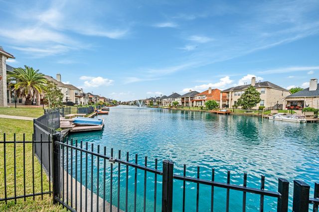 14427 Manorbier Lane, Sugar Land, TX 77498