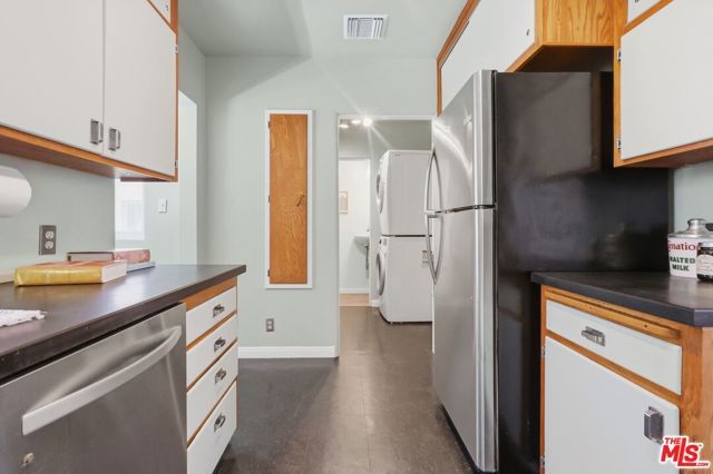 4040 Sinova Street, Los Angeles, CA 90031