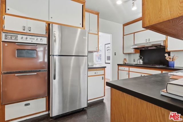 4040 Sinova Street, Los Angeles, CA 90031