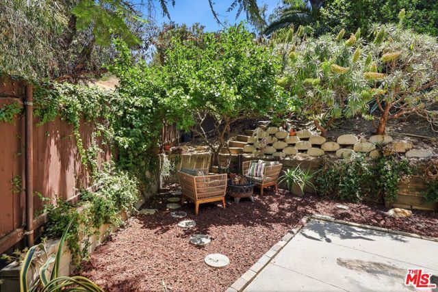 4040 Sinova Street, Los Angeles, CA 90031