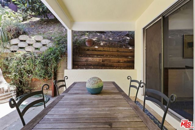 4040 Sinova Street, Los Angeles, CA 90031