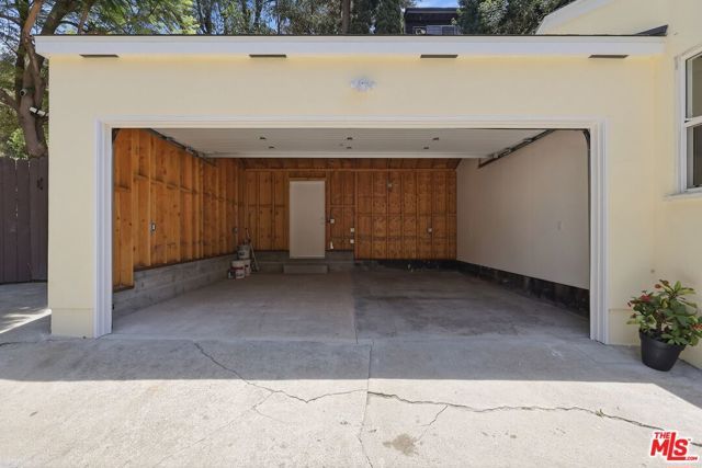 4040 Sinova Street, Los Angeles, CA 90031