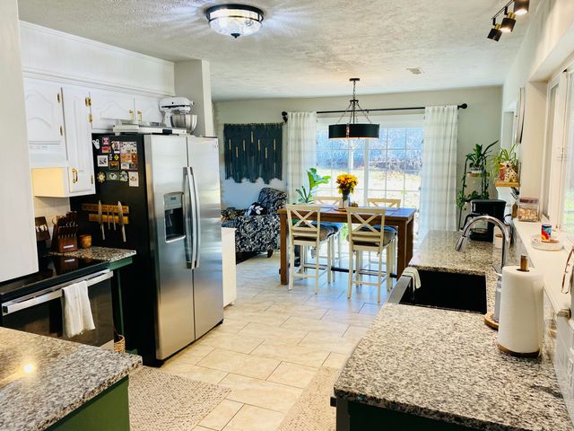 802 Hickory Street, Cassville, MO 65625