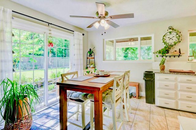 802 Hickory Street, Cassville, MO 65625