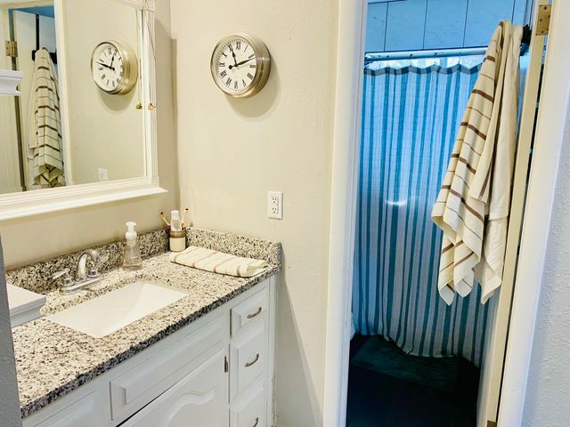 802 Hickory Street, Cassville, MO 65625