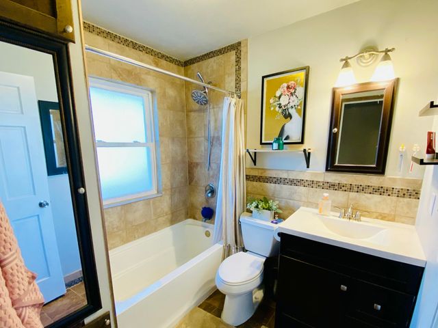 802 Hickory Street, Cassville, MO 65625