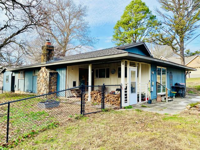 802 Hickory Street, Cassville, MO 65625