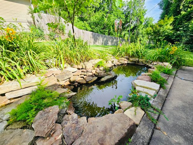 802 Hickory Street, Cassville, MO 65625