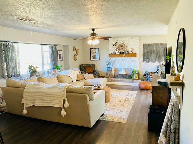 802 Hickory Street, Cassville, MO 65625