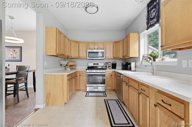 29250 Juniper Street, Brownstown, MI 48183