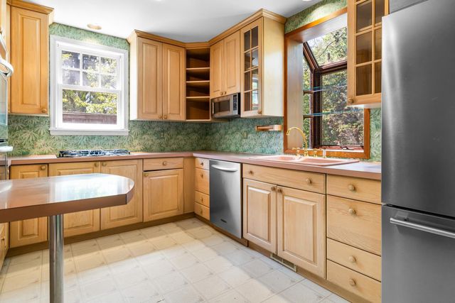 309 E ROUMFORT RD, Philadelphia, PA 19119