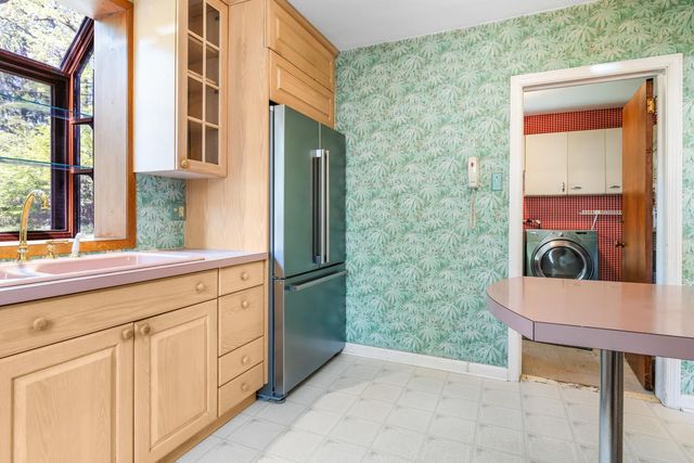 309 E ROUMFORT RD, Philadelphia, PA 19119