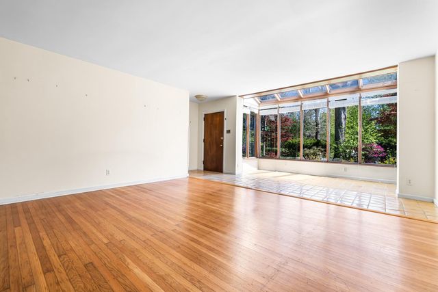 309 E ROUMFORT RD, Philadelphia, PA 19119