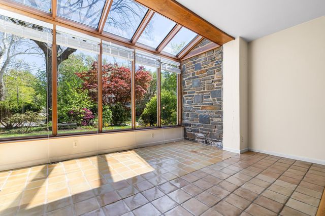 309 E ROUMFORT RD, Philadelphia, PA 19119