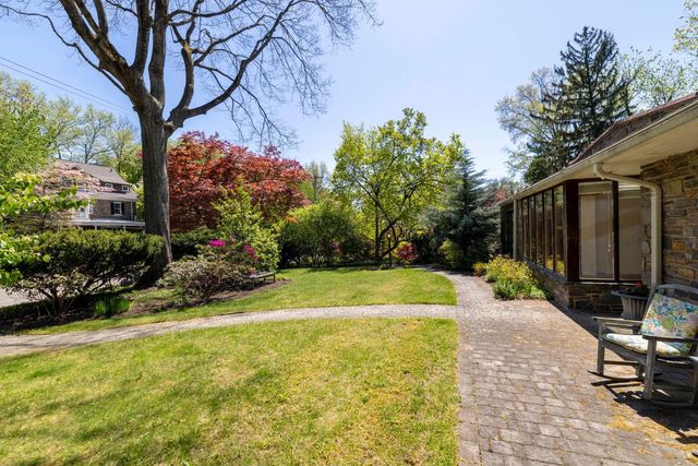 309 E ROUMFORT RD, Philadelphia, PA 19119