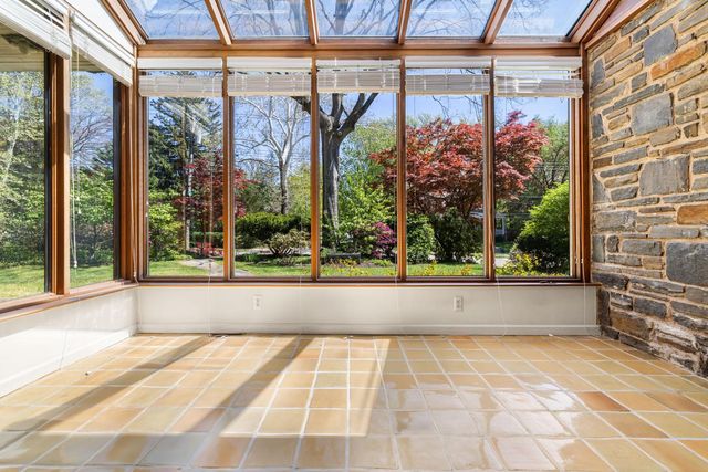 309 E ROUMFORT RD, Philadelphia, PA 19119