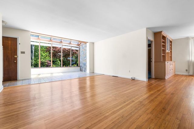 309 E ROUMFORT RD, Philadelphia, PA 19119