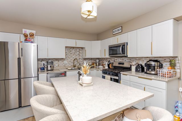 1902 Burgundy Street, Schererville, IN 46375