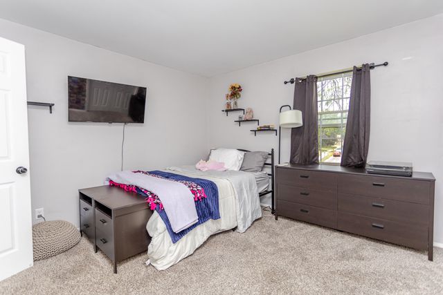 1902 Burgundy Street, Schererville, IN 46375