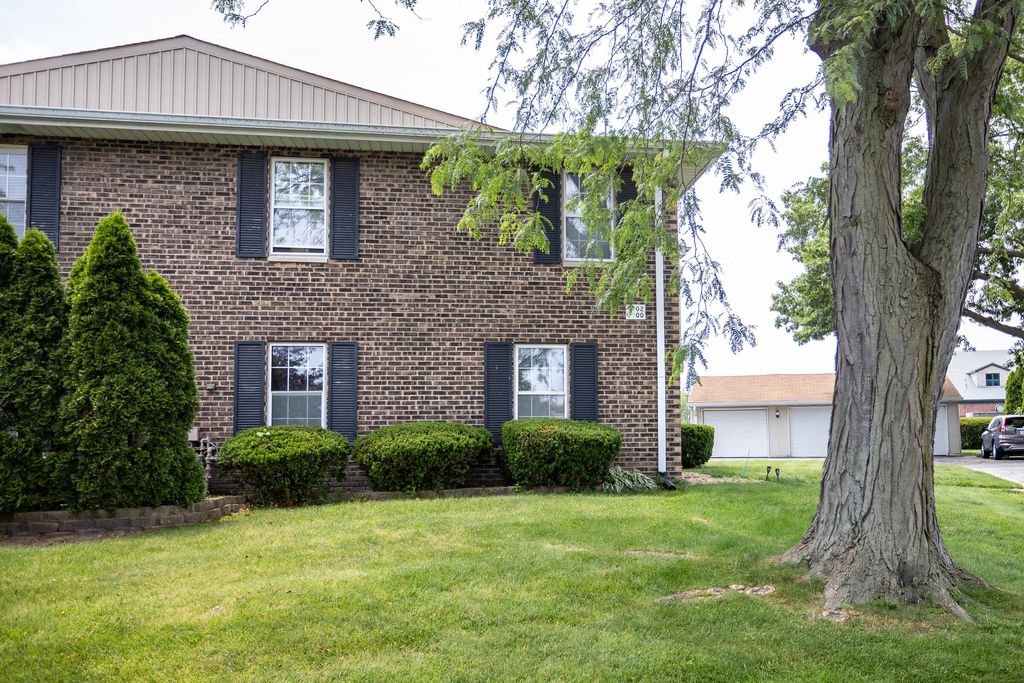 1902 Burgundy Street, Schererville, IN 46375