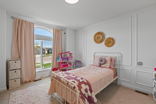 825 N Tyndall Ct, Derby, KS 67037