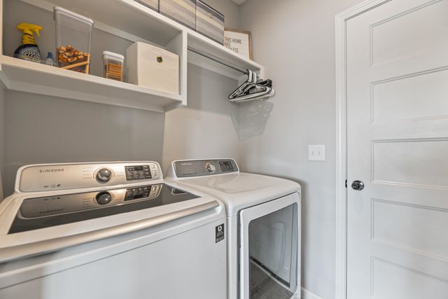 825 N Tyndall Ct, Derby, KS 67037