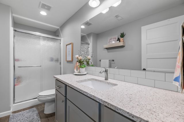 825 N Tyndall Ct, Derby, KS 67037