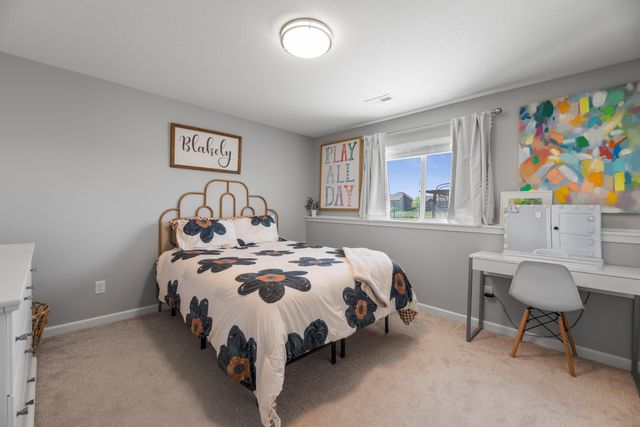825 N Tyndall Ct, Derby, KS 67037