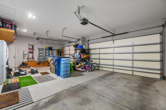 825 N Tyndall Ct, Derby, KS 67037