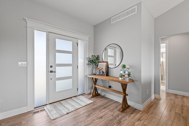 825 N Tyndall Ct, Derby, KS 67037