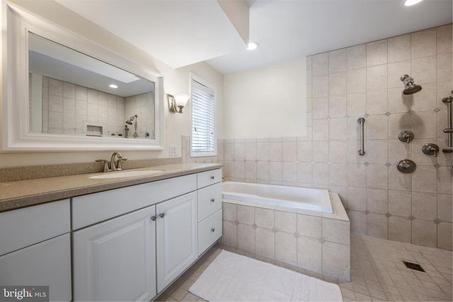 13 VENETIAN DR, Rehoboth Beach, DE 19971