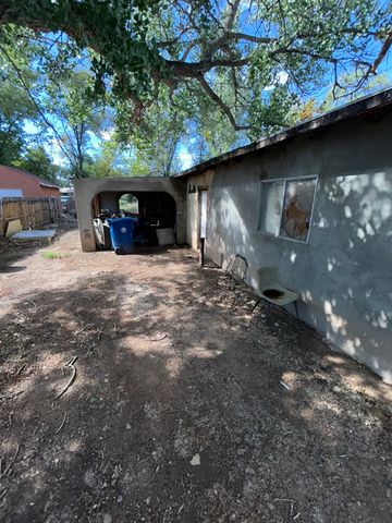 259 Lopez Road SE, Los Lunas, NM 87031