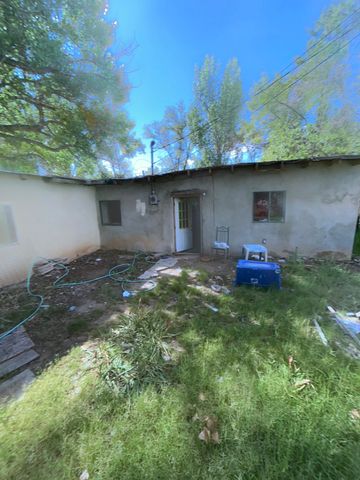 259 Lopez Road SE, Los Lunas, NM 87031