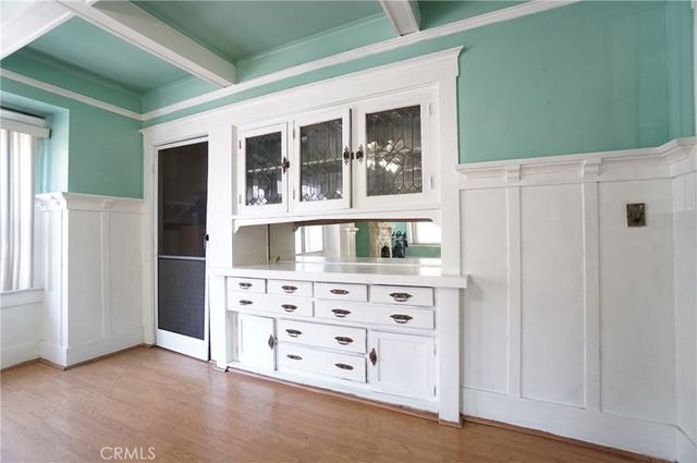 1323 W 41st, Los Angeles, CA 90037