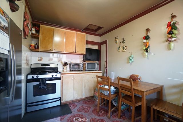 1323 W 41st, Los Angeles, CA 90037