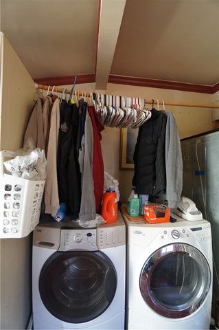 1323 W 41st, Los Angeles, CA 90037