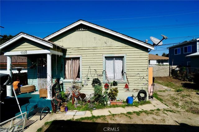 1323 W 41st, Los Angeles, CA 90037