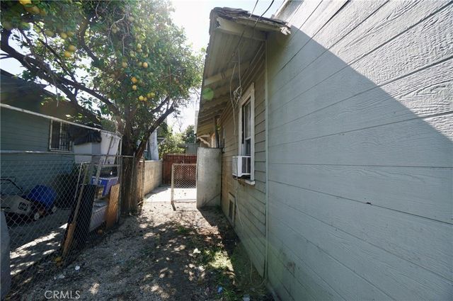 1323 W 41st, Los Angeles, CA 90037