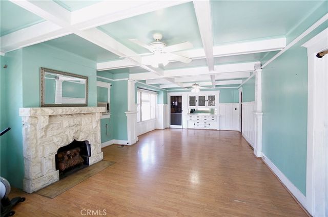 1323 W 41st, Los Angeles, CA 90037