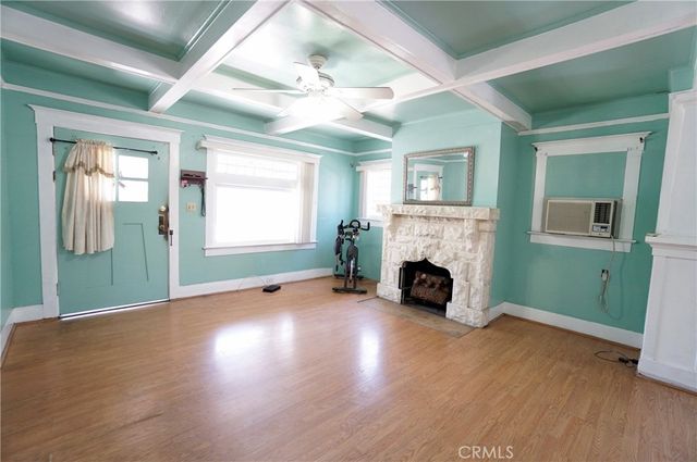 1323 W 41st, Los Angeles, CA 90037