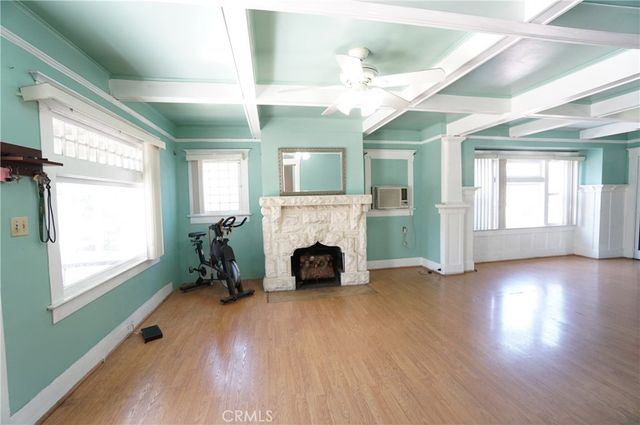 1323 W 41st, Los Angeles, CA 90037